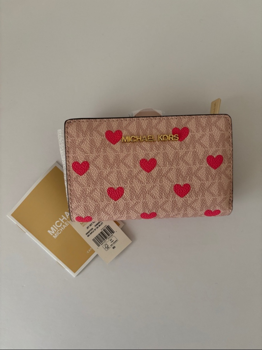 Michael Kors Jet Set Travel Wallet with Pink Heart Print - Picture 2 of 8
